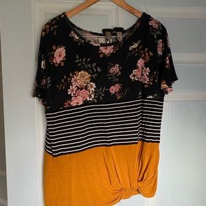 Maurices Large soft comfy tee.
